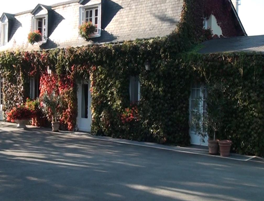 Le Petit Pont Hotel Moncé-en-Belin Exterior foto